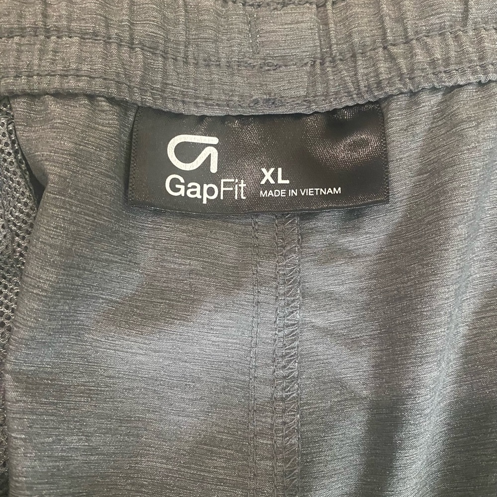 GAP Gray Athletic Shorts Lightweight and Stylish - Picture 3 of 4